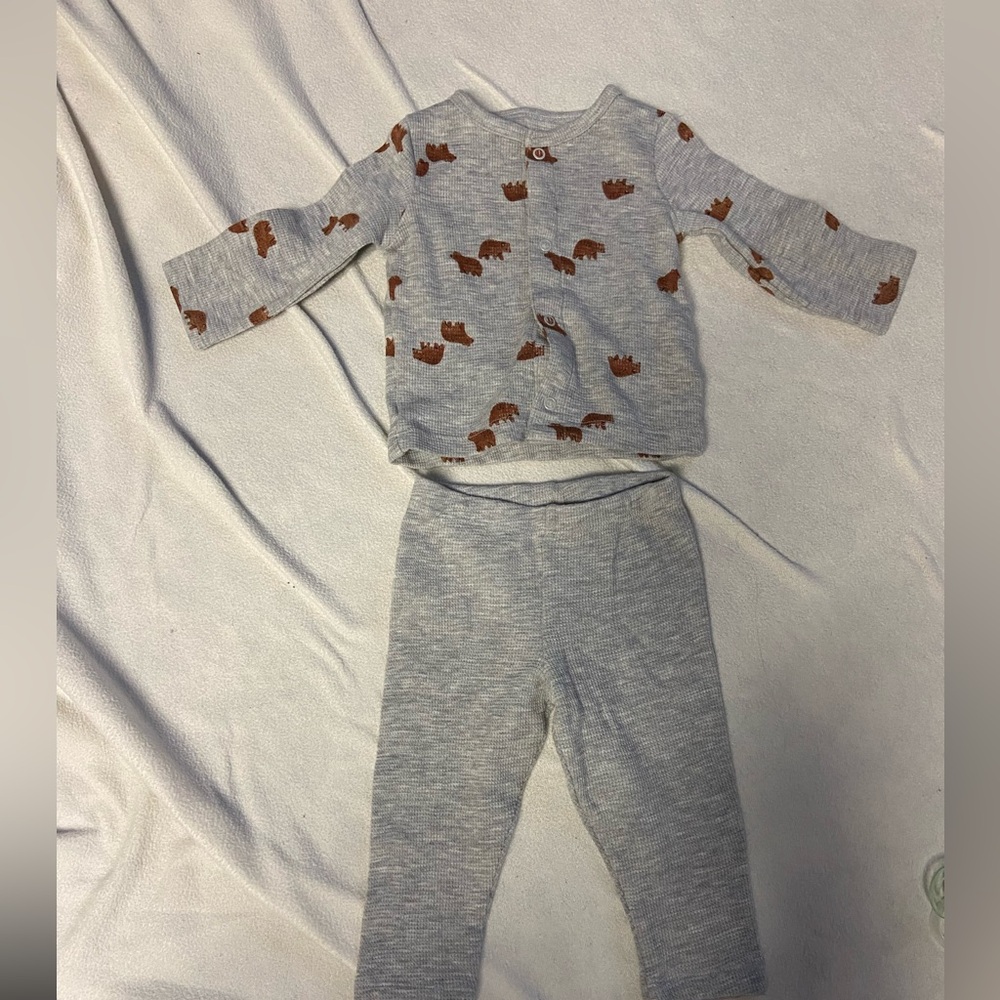 Carter’s 2 pc bear pajama 🧸